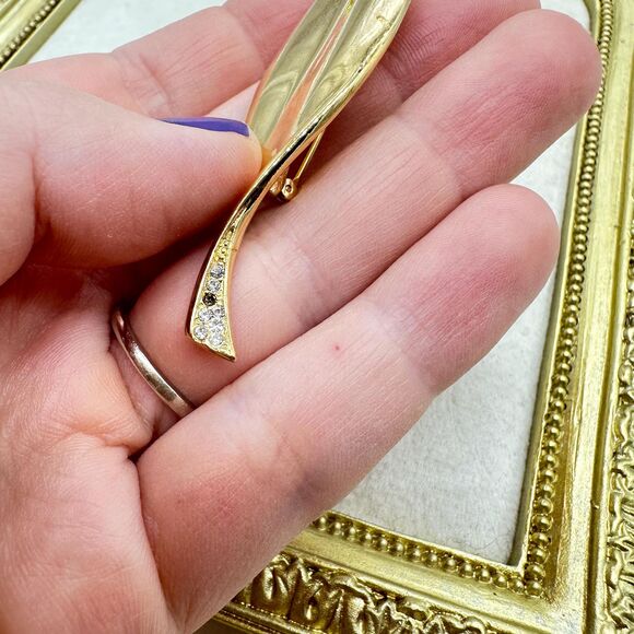 Vintage Gold Tone Leaf Brooch with rhinestones ( one missing ) - Picture 4 of 5